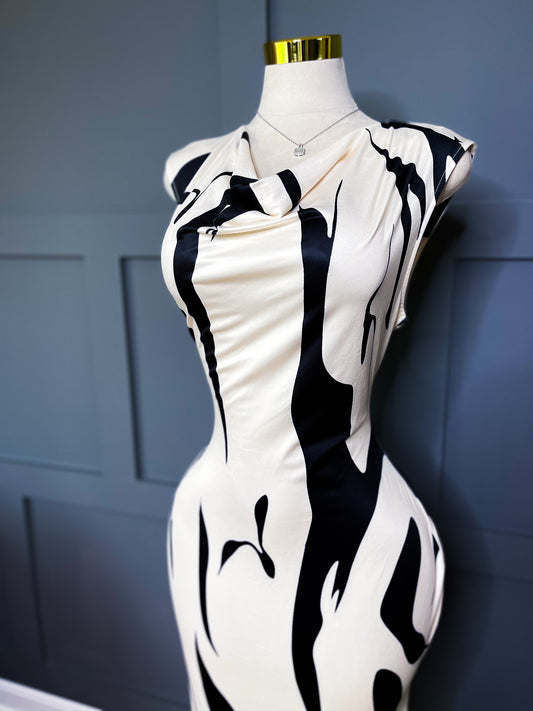 Abstract Mood Bodycon Midi – Black & White, 2X
