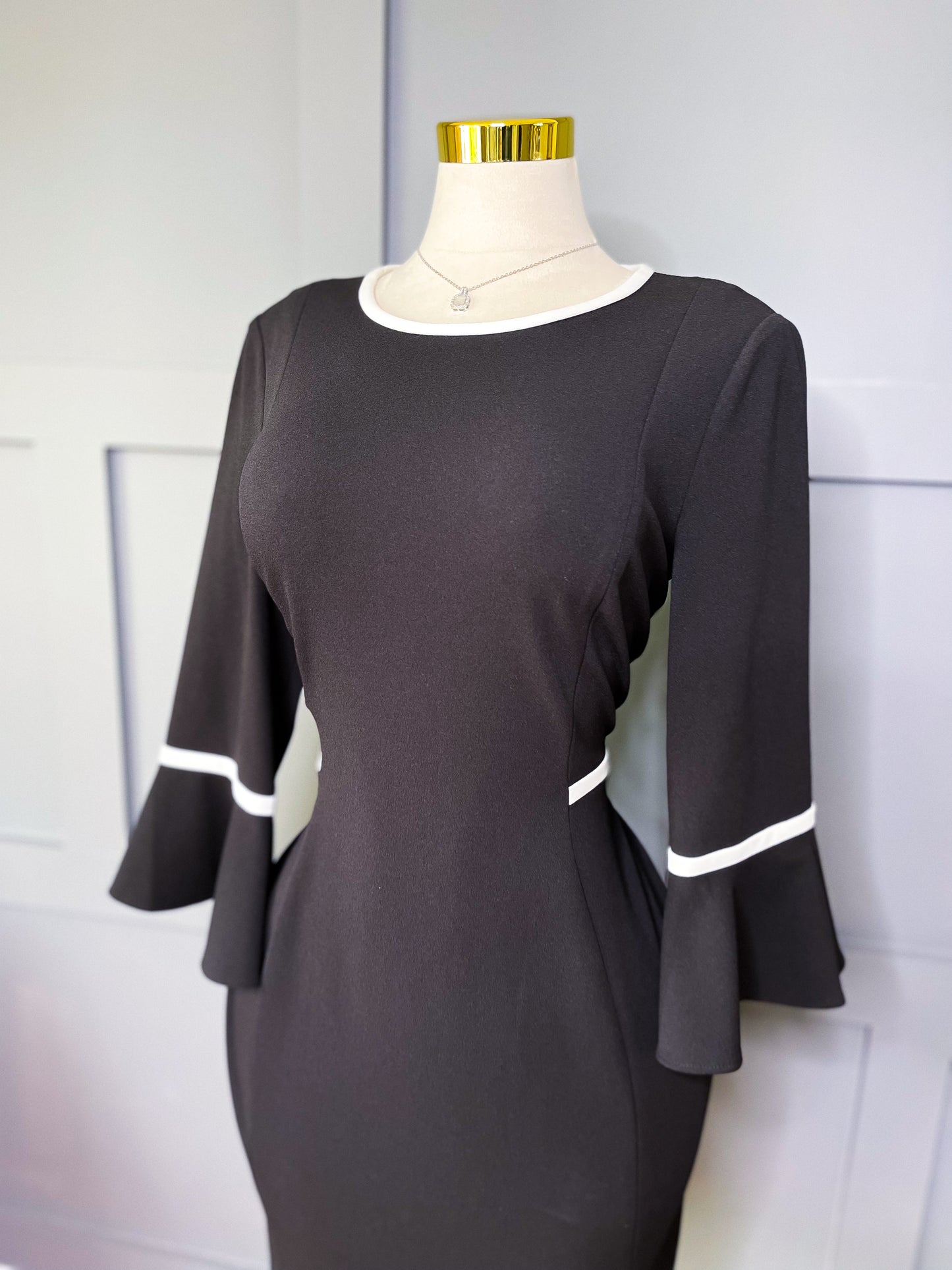 Classic Hour Bell Sleeve Dress – Black & White, 14W